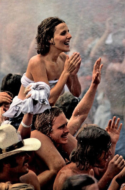 Photos of Life at Woodstock 1969 (25)