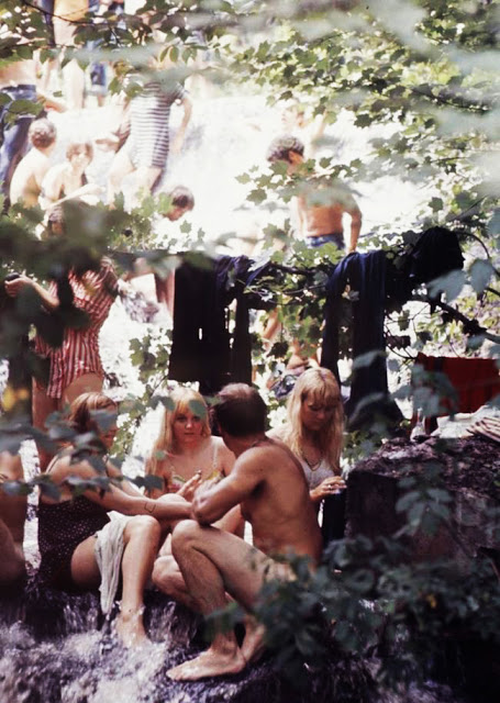 Photos of Life at Woodstock 1969 (45)